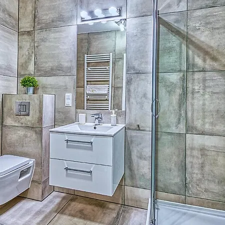 11-go 26 I 22 Listopada By Royal Aparts