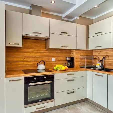 11-go 26 I 22 Listopada By Royal Aparts *