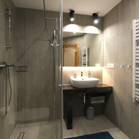 アパート 11-go 26 I 22 Listopada By Royal Aparts