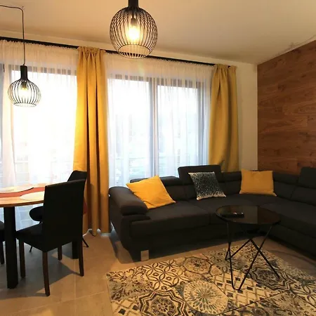 11-go 26 I 22 Listopada By Royal Aparts