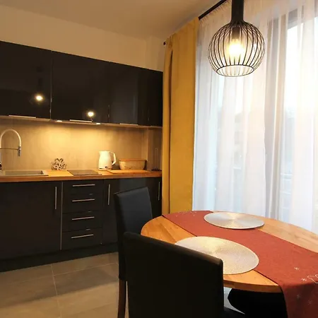 11-go 26 I 22 Listopada By Royal Aparts アパート